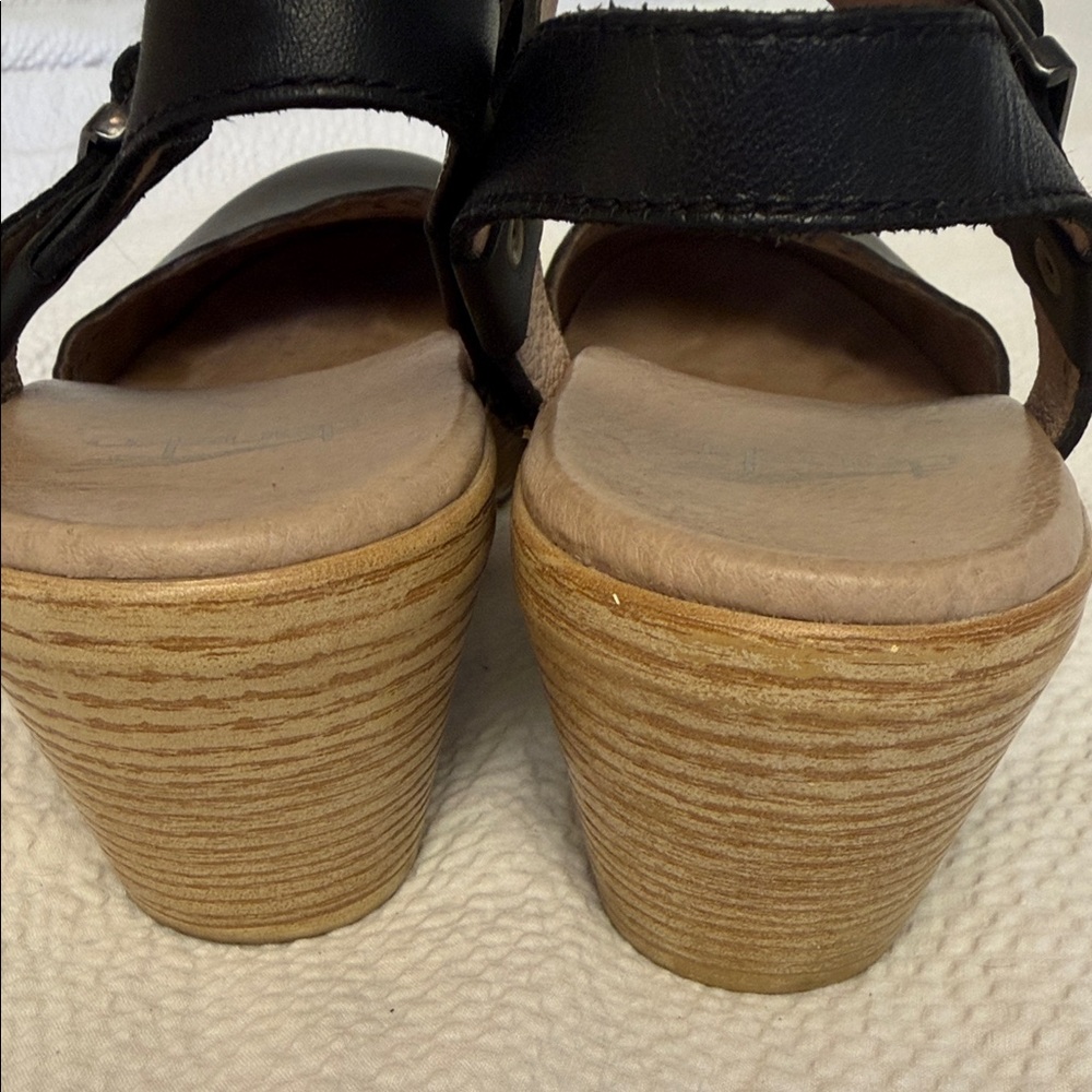 Dansko Black Leather Scalloped mary jane Clogs with Wood-Tone Heel sz 38 - Picture 5 of 8